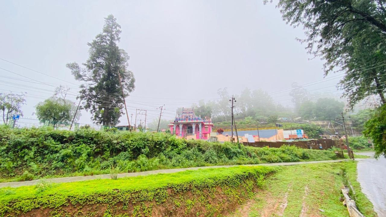 Hotel Caveri Inn Madikeri Exterior photo
