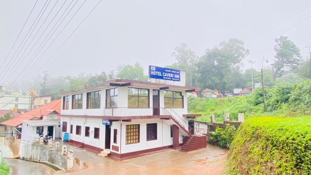 Hotel Caveri Inn Madikeri Exterior photo