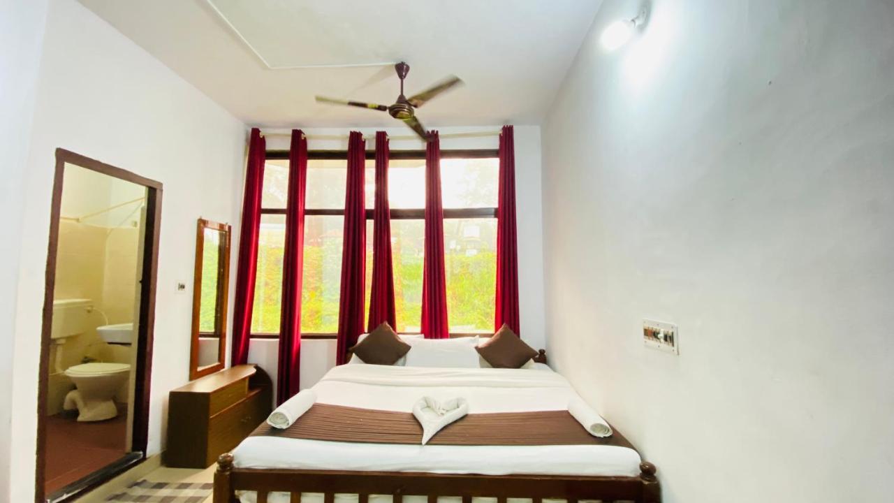Hotel Caveri Inn Madikeri Exterior photo