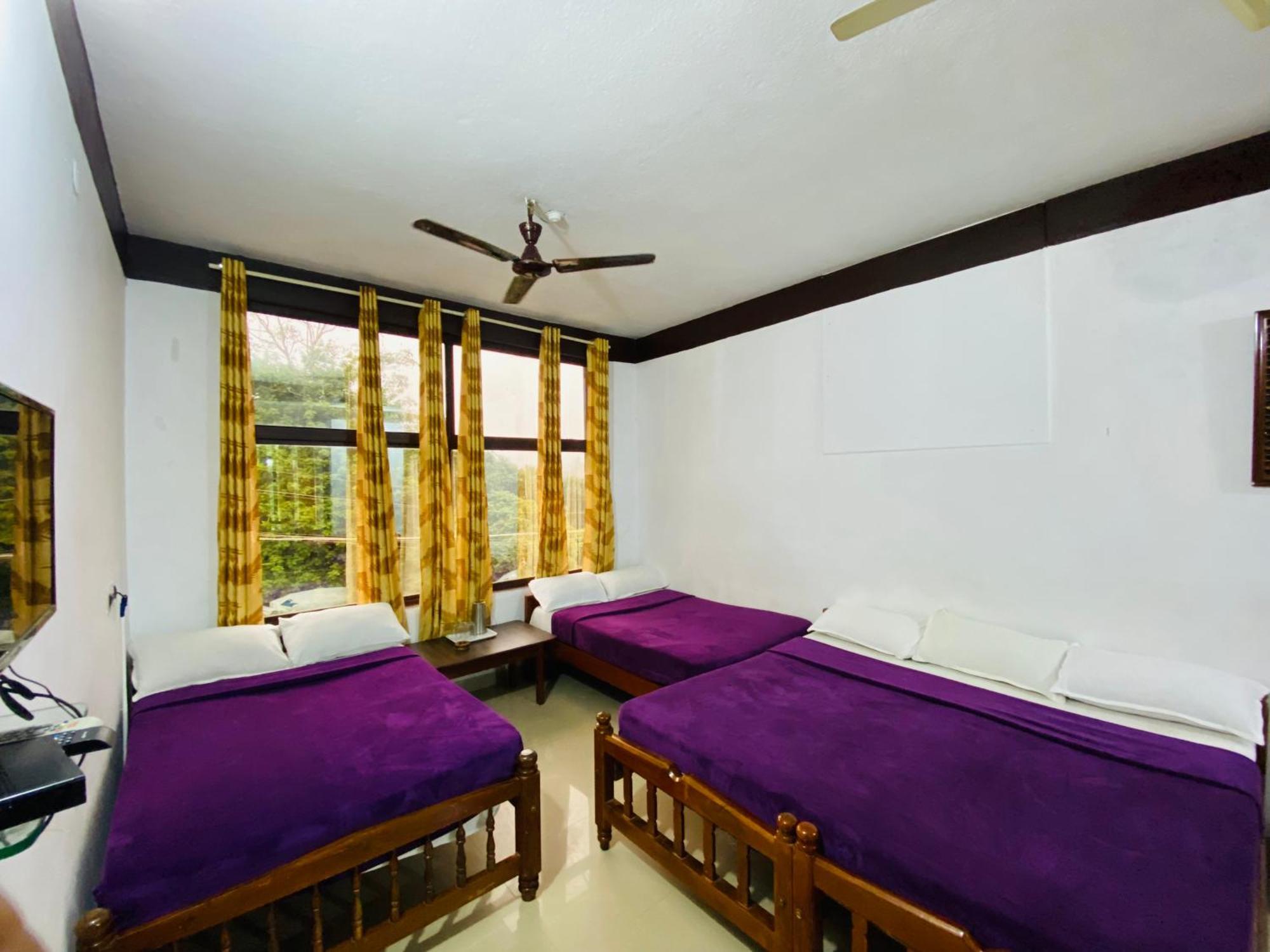 Hotel Caveri Inn Madikeri Exterior photo