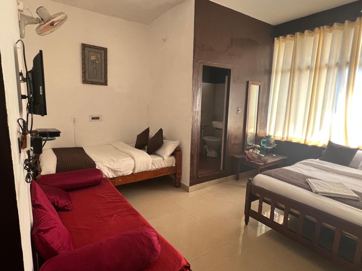 Hotel Caveri Inn Madikeri Exterior photo