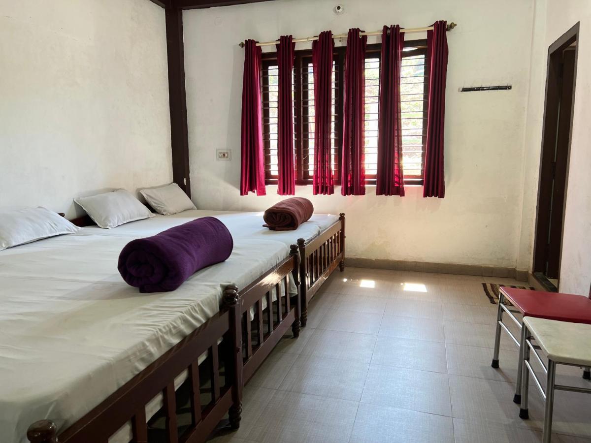 Hotel Caveri Inn Madikeri Exterior photo
