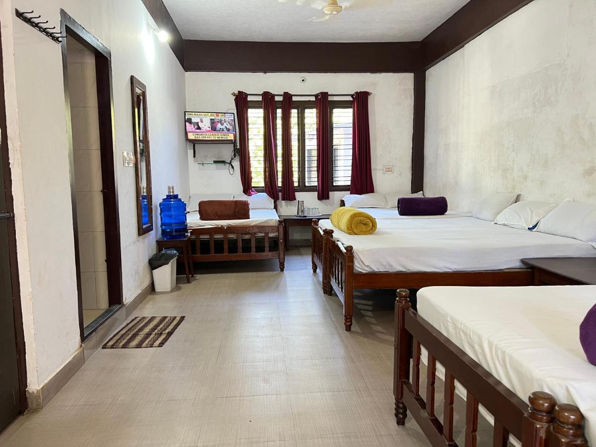 Hotel Caveri Inn Madikeri Exterior photo