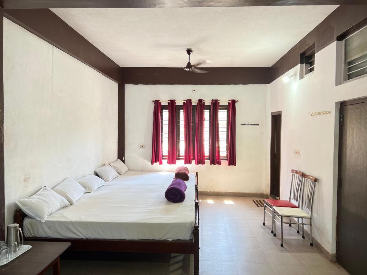 Hotel Caveri Inn Madikeri Exterior photo