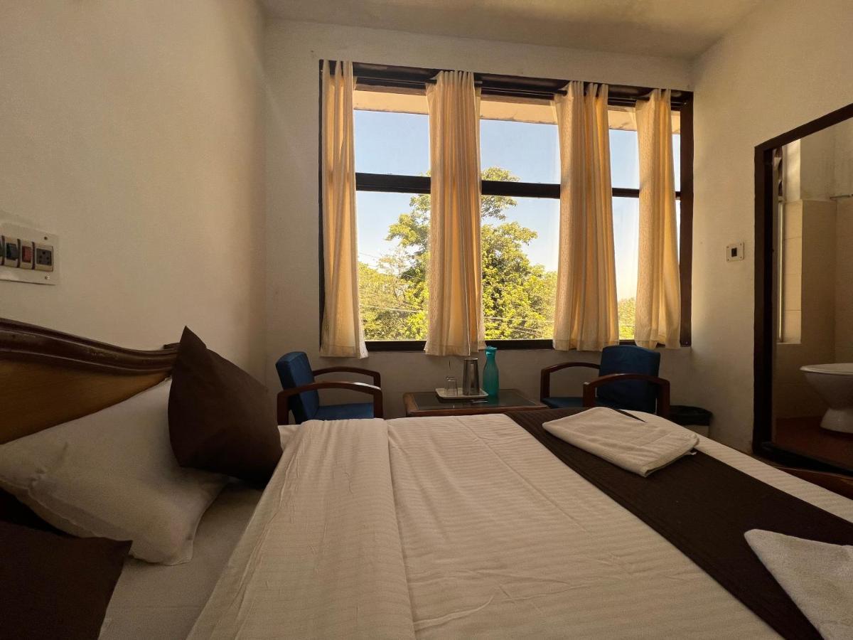 Hotel Caveri Inn Madikeri Exterior photo