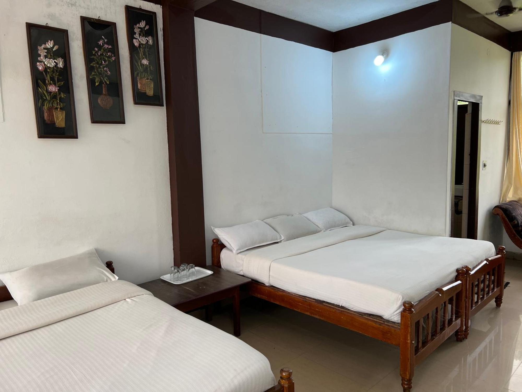 Hotel Caveri Inn Madikeri Exterior photo
