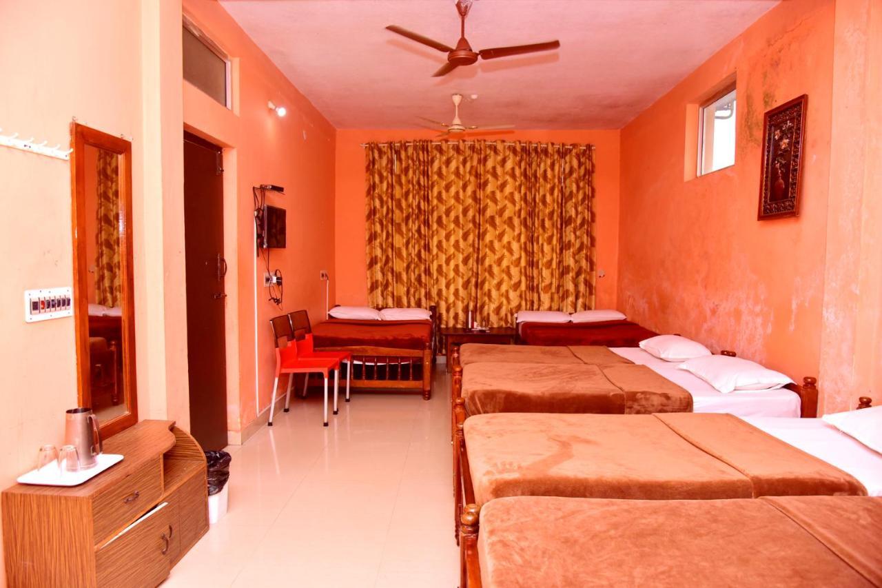 Hotel Caveri Inn Madikeri Exterior photo